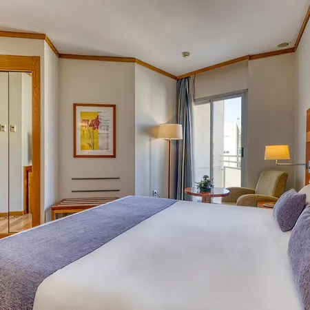 Senator Parque מלון