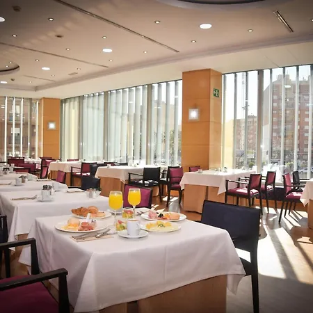 Senator Parque מלון