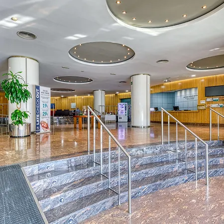 Senator Parque מלון